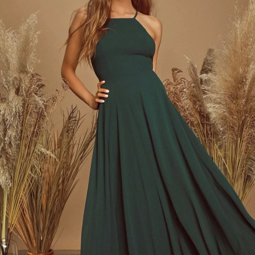 Lulu’s Emerald Green Gown